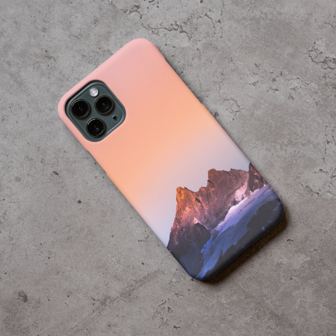 "Sunset in the mountains" - Fertige individuelle Dual-Layer-Hülle für das iPhone